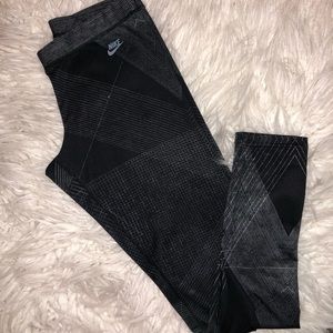 NIKE geometric printed tights